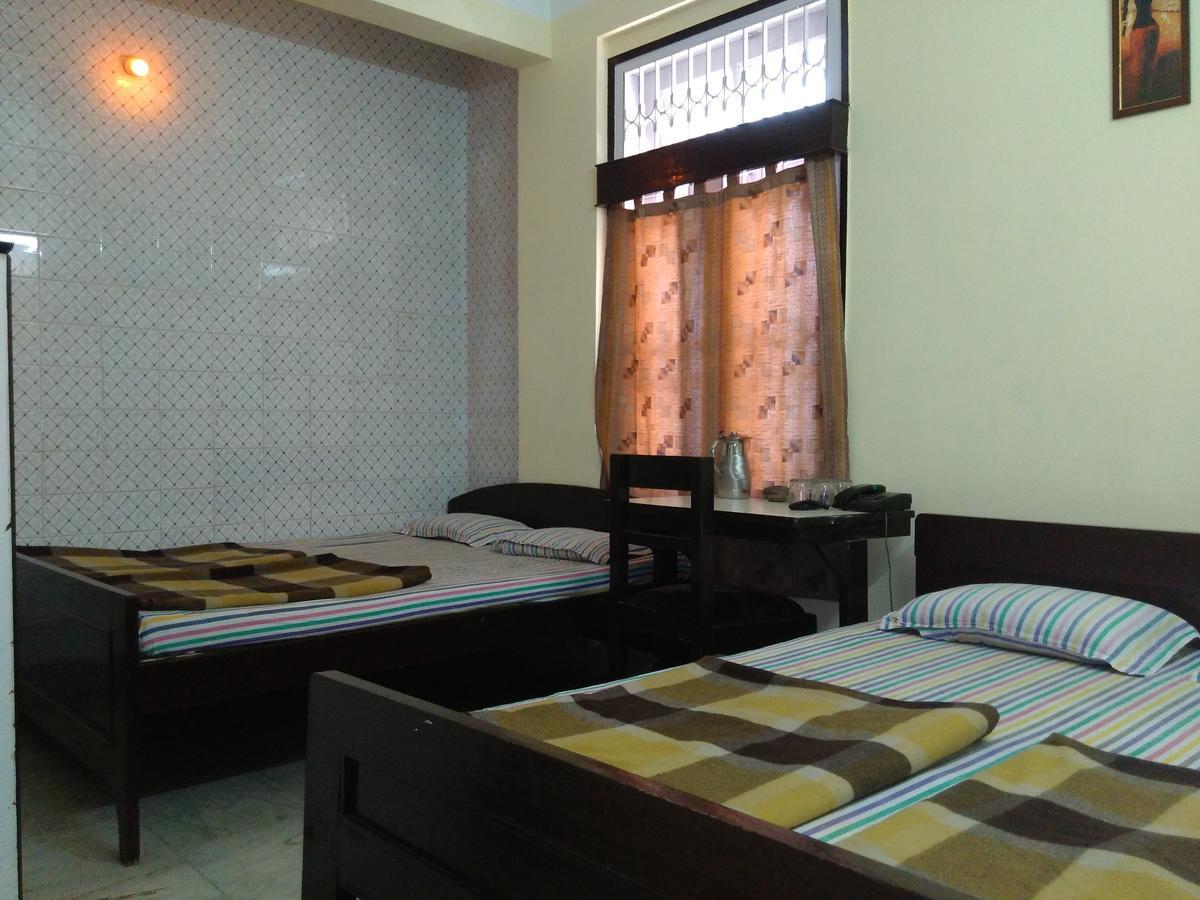 Hotel Prince B Гувахати Екстериор снимка