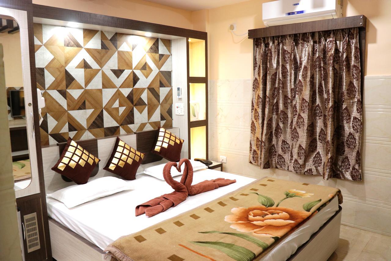 Hotel Prince B Гувахати Екстериор снимка
